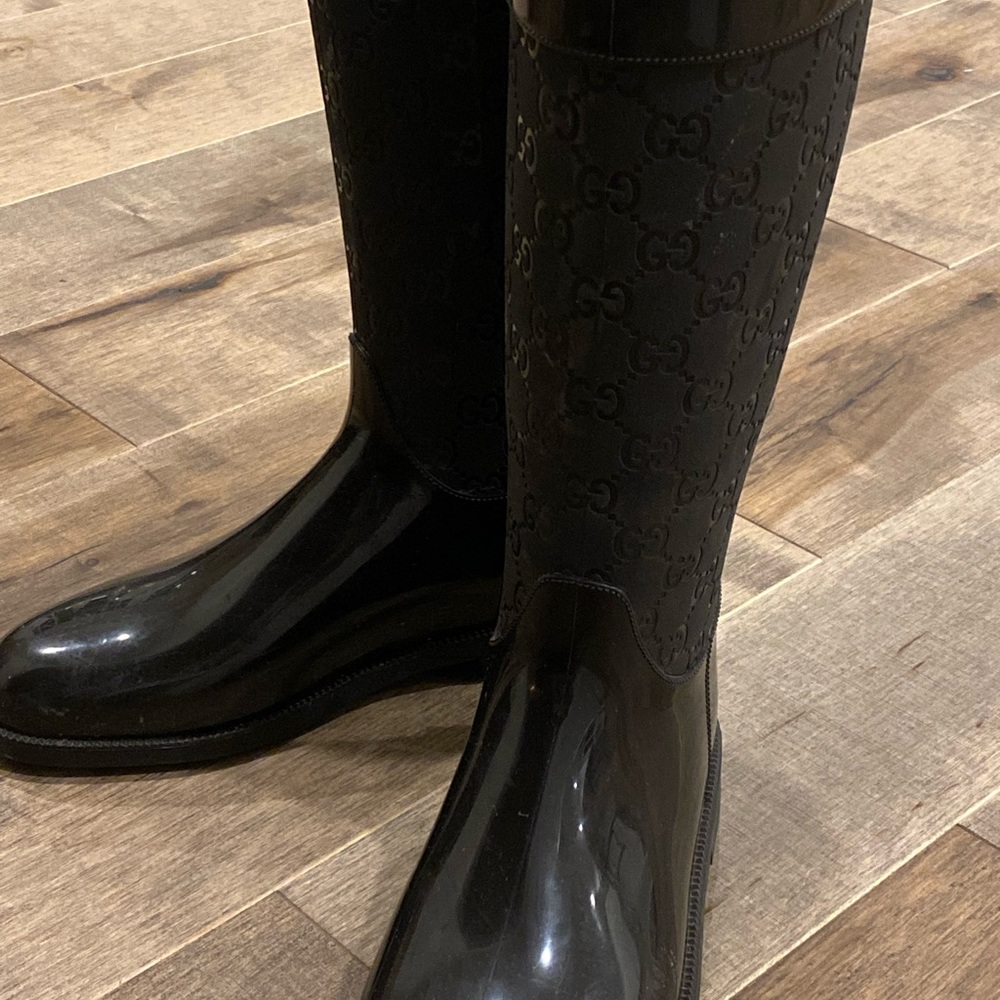Gucci rain boots. Excellent condition!